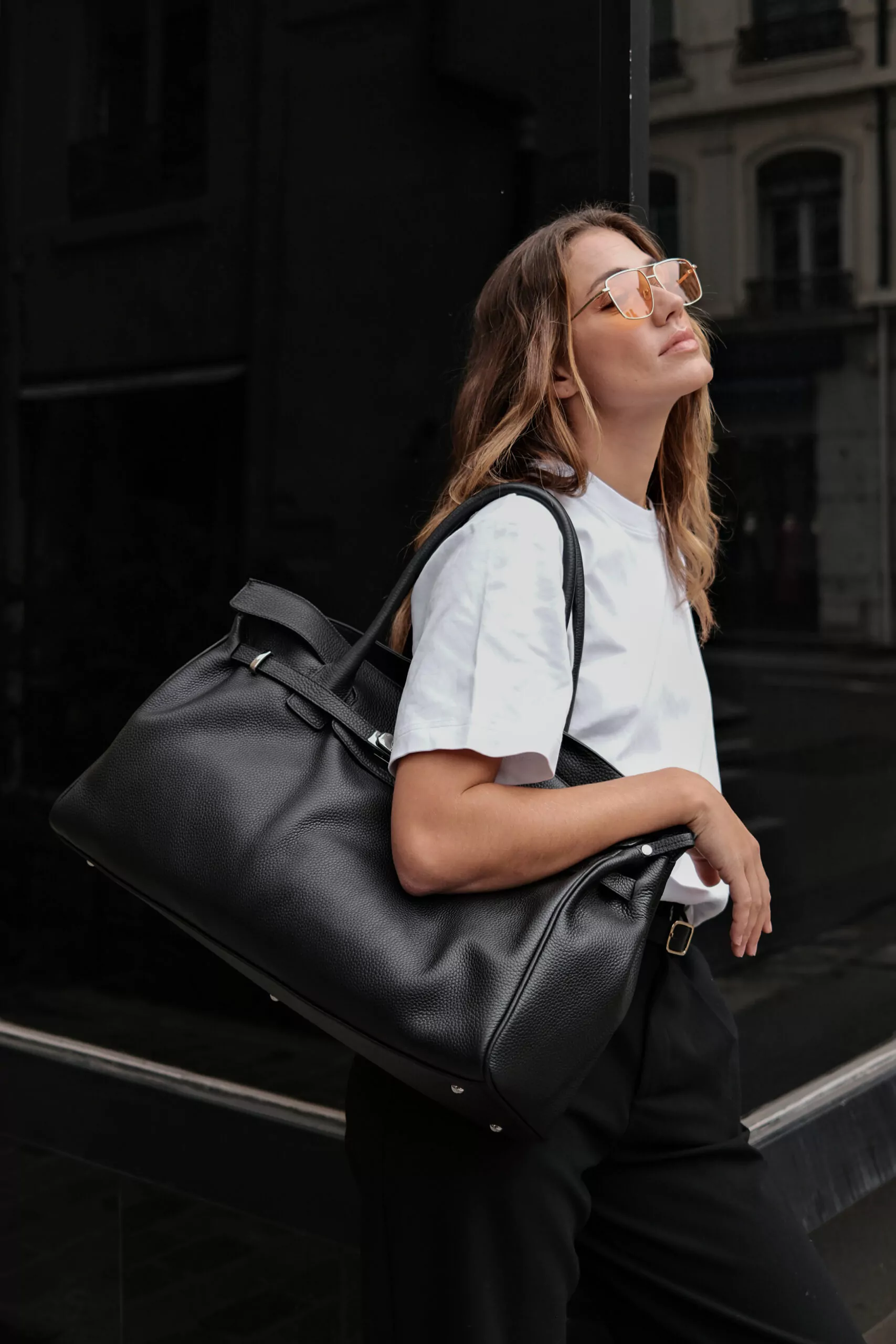 245 LARGE BELLECOUR LOLO NOIR <br> Black grained leather - Image 5