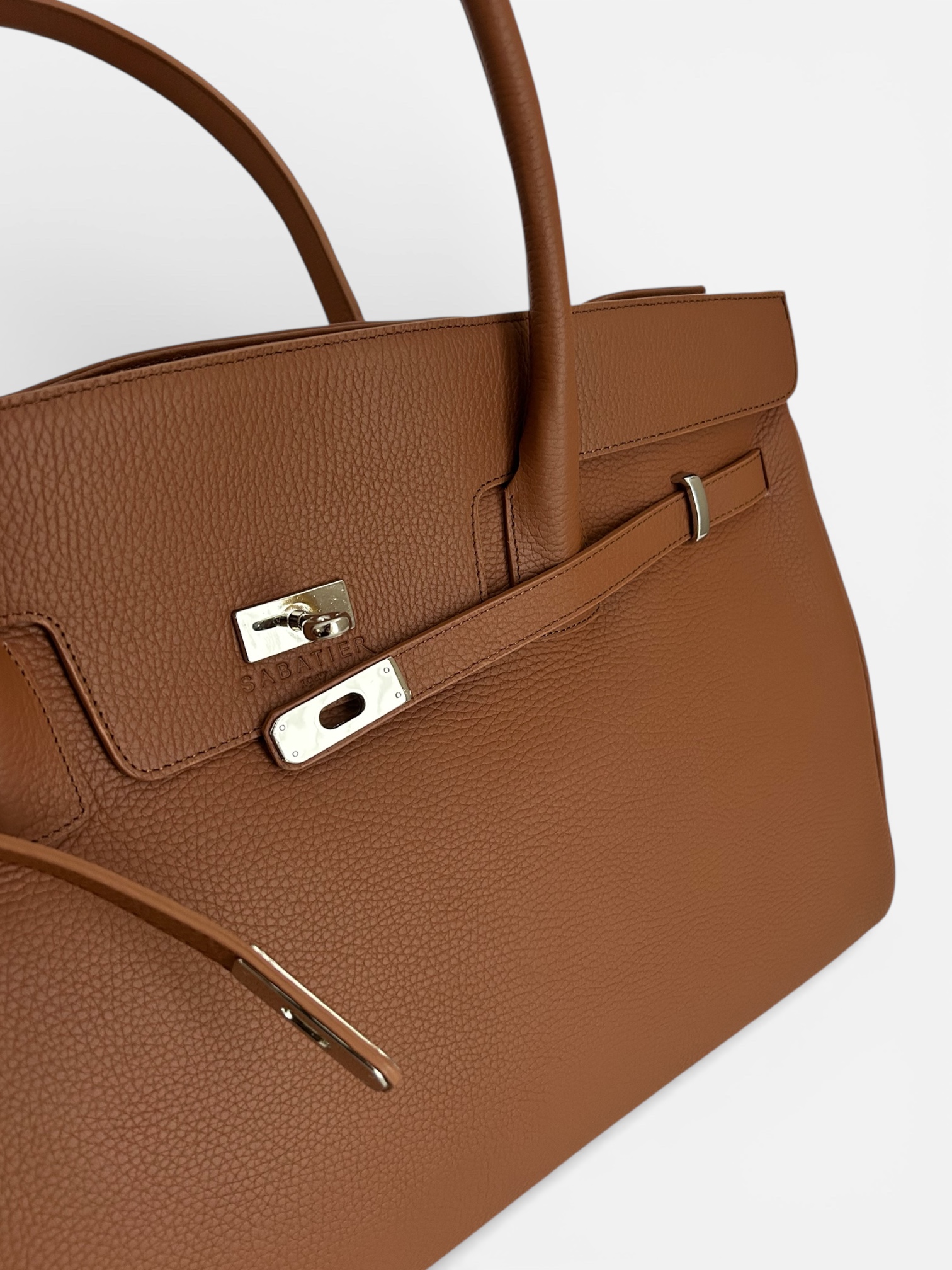 245 LARGE BELLECOUR LOLO CAMEL Camel grained leather - Image 2